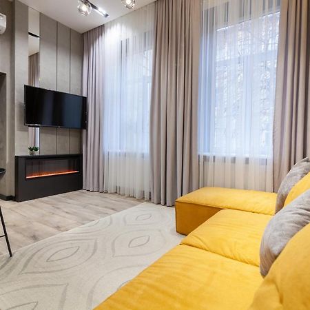 Royal Vip Apartment On Leontovicha 5 Lviv Kültér fotó