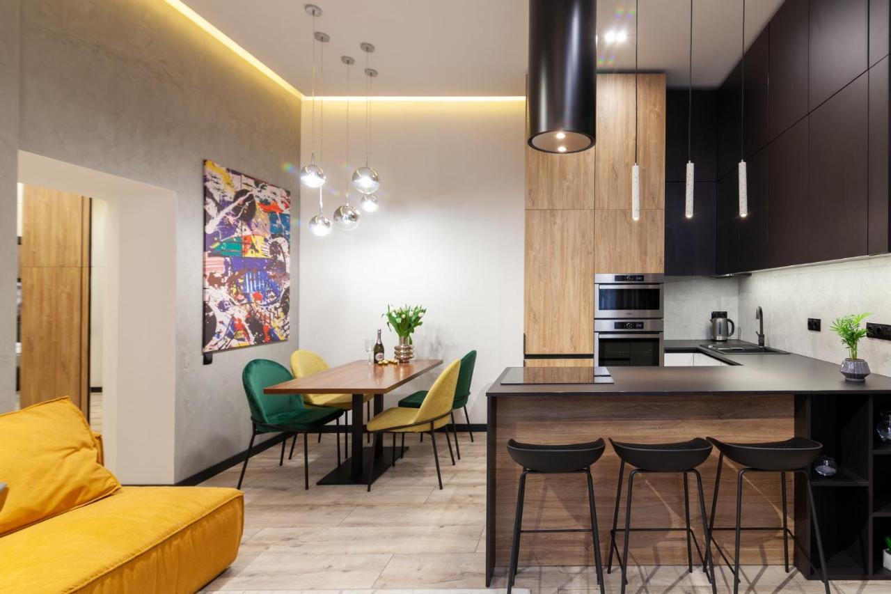 Royal Vip Apartment On Leontovicha 5 Lviv Kültér fotó