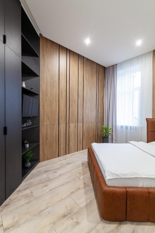 Royal Vip Apartment On Leontovicha 5 Lviv Kültér fotó
