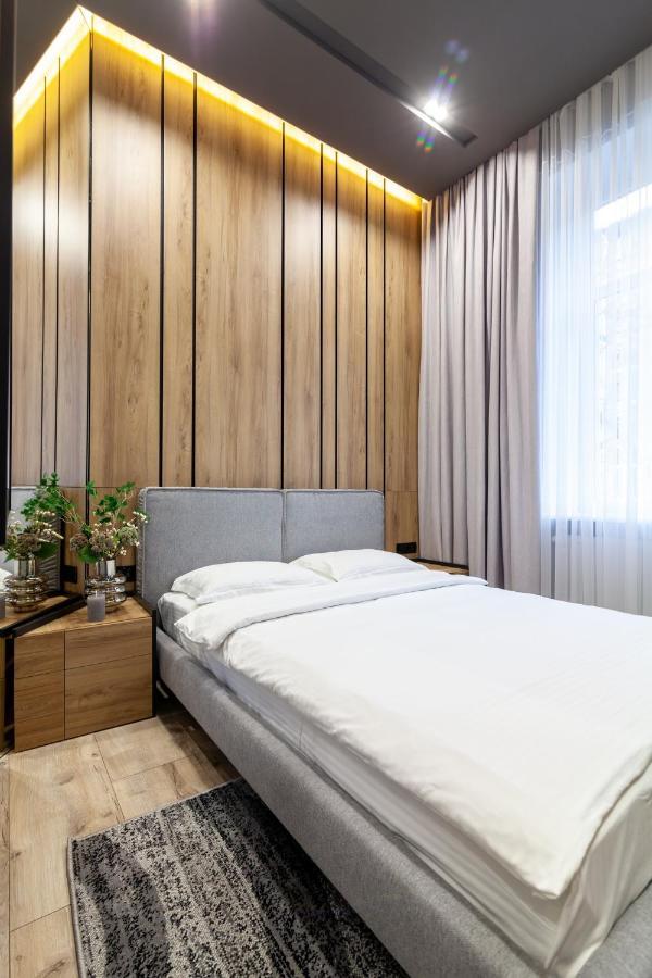 Royal Vip Apartment On Leontovicha 5 Lviv Kültér fotó