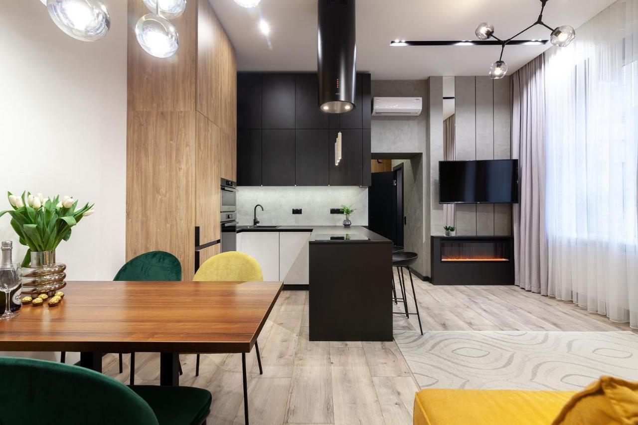 Royal Vip Apartment On Leontovicha 5 Lviv Kültér fotó