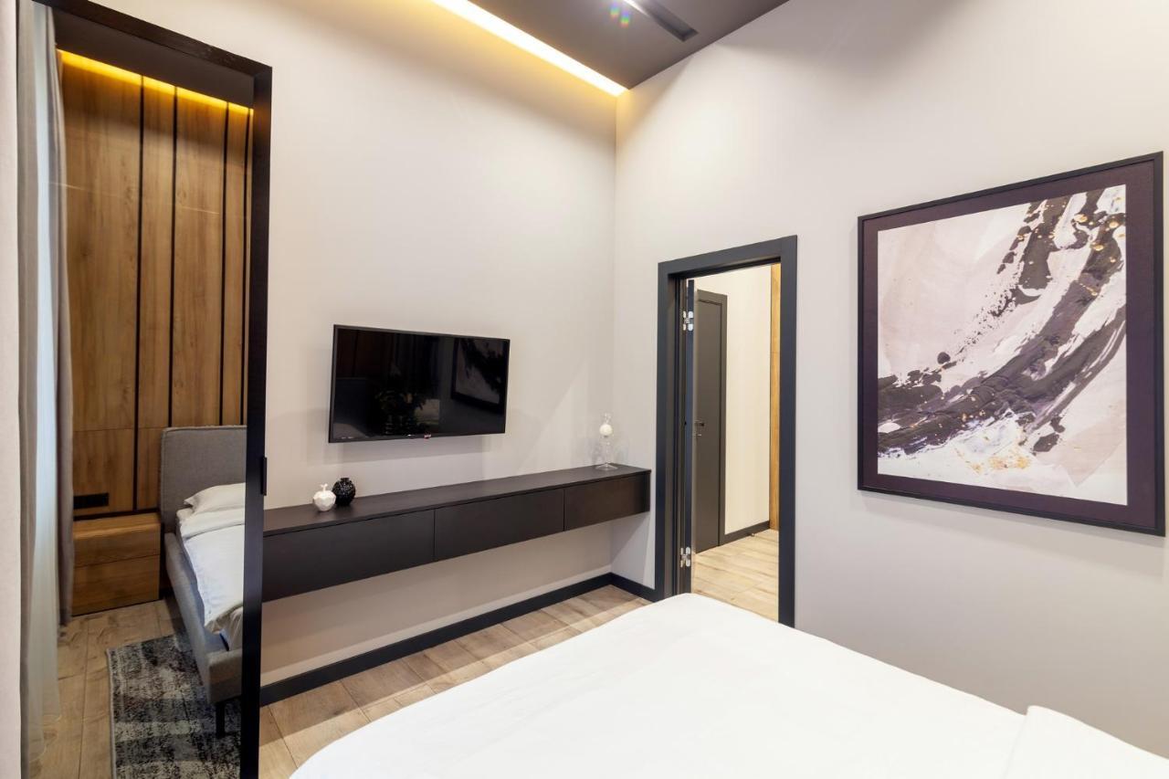 Royal Vip Apartment On Leontovicha 5 Lviv Kültér fotó