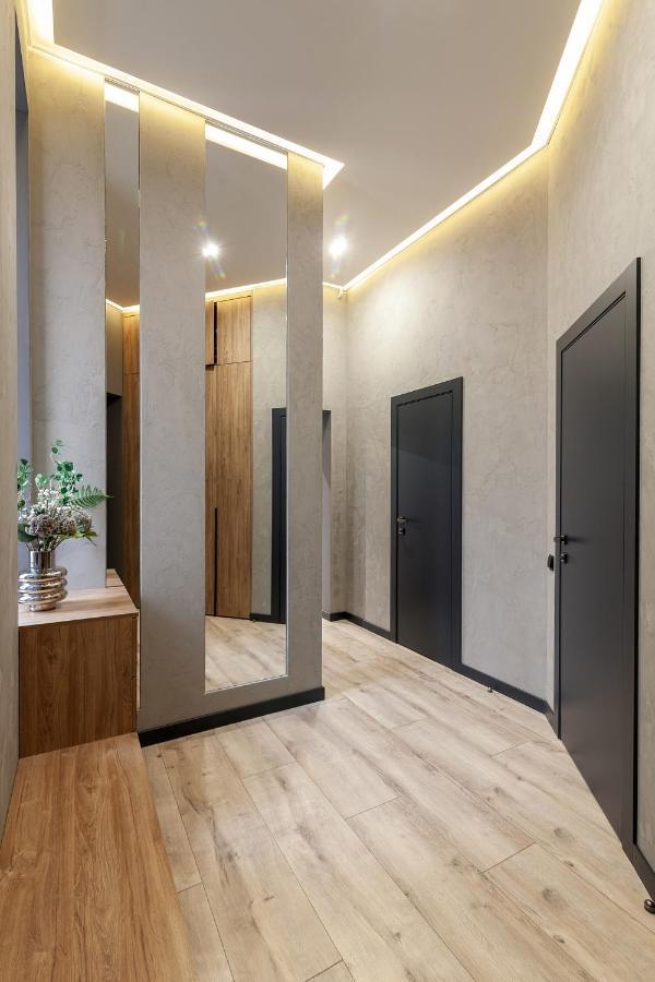 Royal Vip Apartment On Leontovicha 5 Lviv Kültér fotó